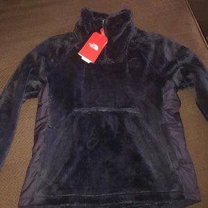 Size Large North Face 1/4 zip pullover